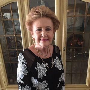 Meet your Posher, Lauren cheryl